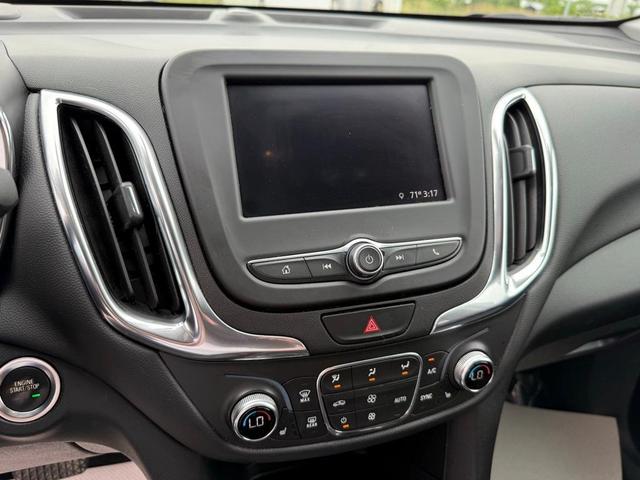 Photo of 2021 Summit White Chevrolet Equinox