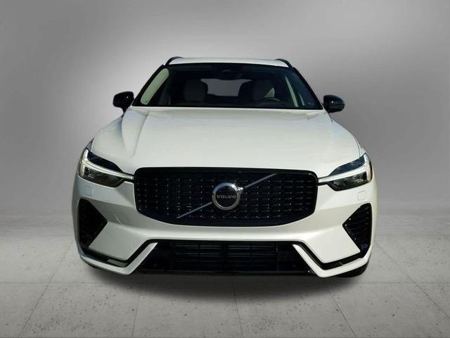 Photo of 2025 Crystal White Metallic Volvo XC60 Plug-In Hybrid