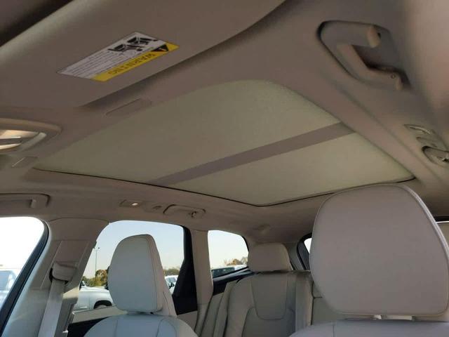 Photo of 2025 Crystal White Metallic Volvo XC60 Plug-In Hybrid