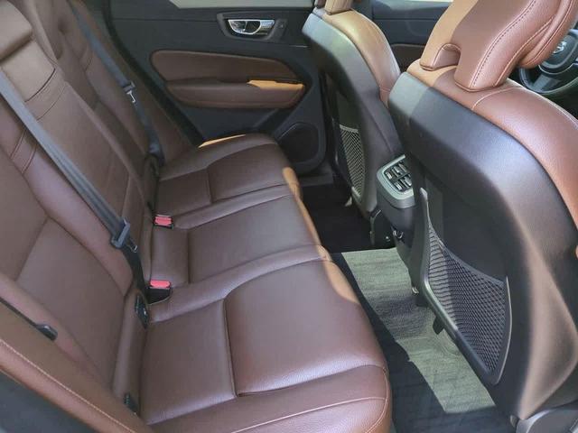 Photo of 2019 Onyx Black Metallic Volvo XC60