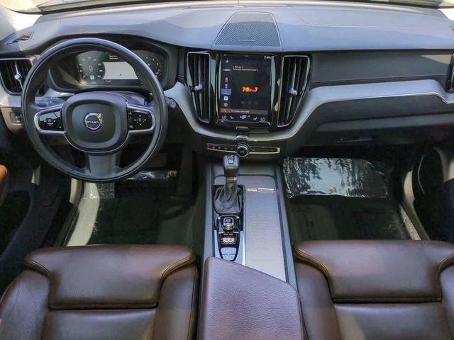 Photo of 2019 Onyx Black Metallic Volvo XC60