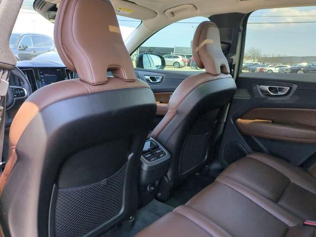 Photo of 2019 Onyx Black Metallic Volvo XC60