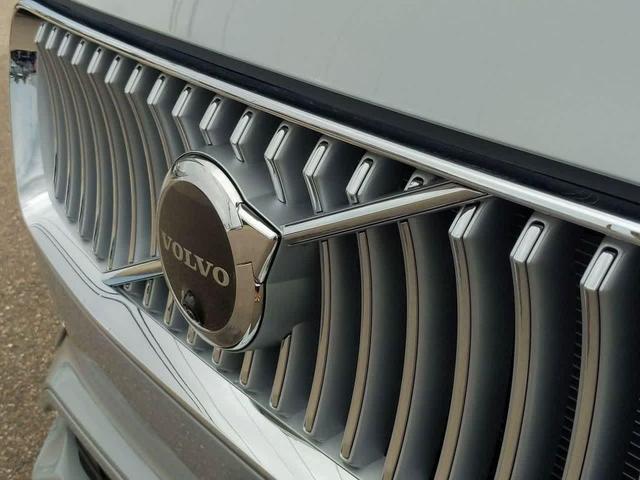 Photo of 2025 Gray Volvo XC90