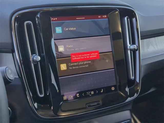 Photo of 2025 Crystal White Pearl Volvo XC40