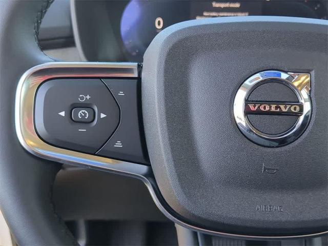 Photo of 2025 Crystal White Pearl Volvo XC40