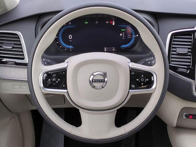 Photo of 2025 Onyx Black Metallic Volvo XC90 Plug-In Hybrid