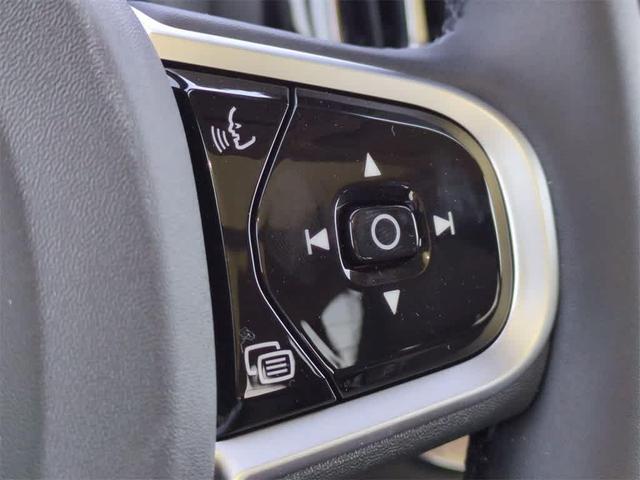 Photo of 2026 Denim Blue Metallic Volvo XC60