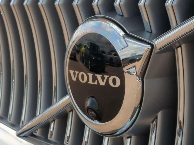 Photo of 2025 Gray Volvo XC90 Plug-In Hybrid