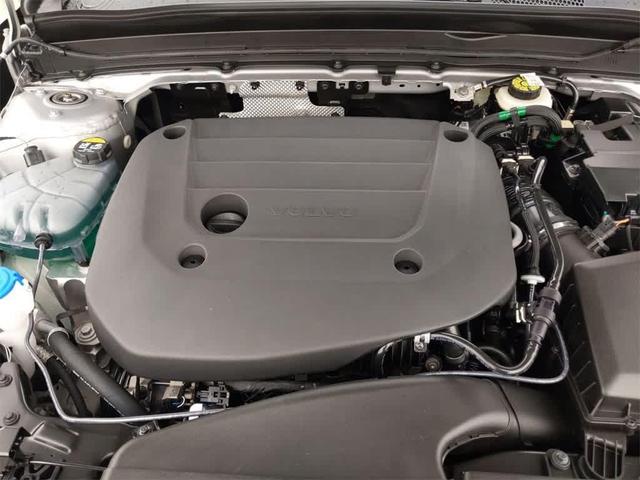 Photo of 2025 Gray Volvo XC40