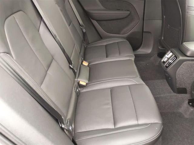 Photo of 2025 Gray Volvo XC40