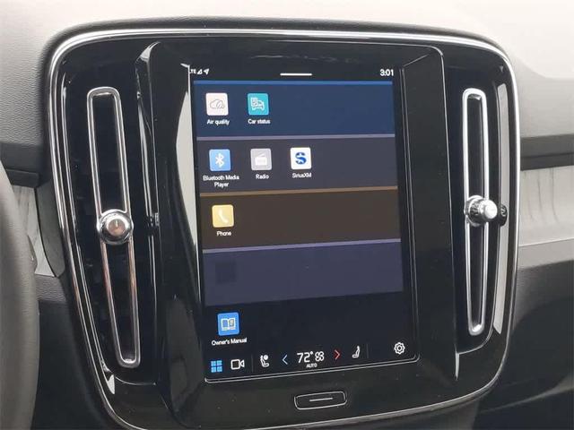 Photo of 2025 Gray Volvo XC40