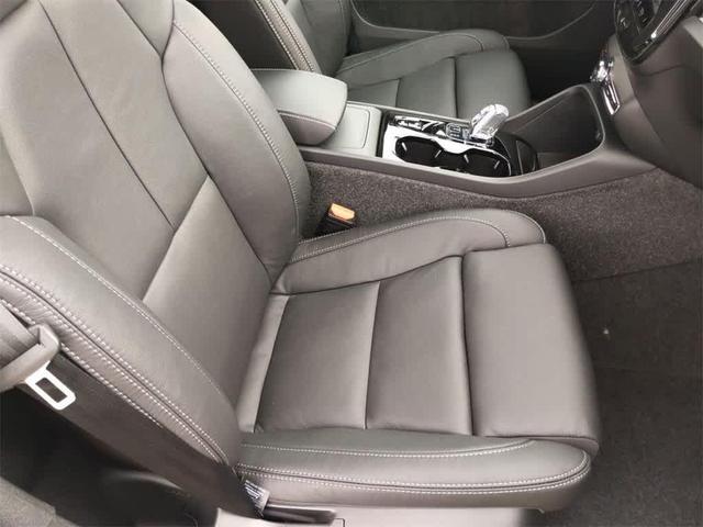 Photo of 2025 Gray Volvo XC40