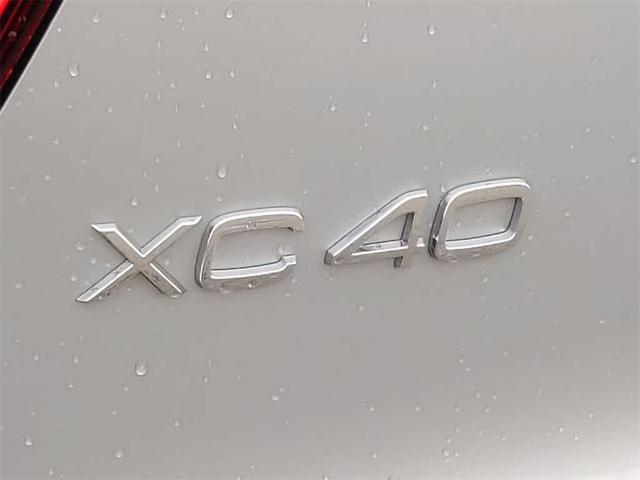 Photo of 2025 Gray Volvo XC40