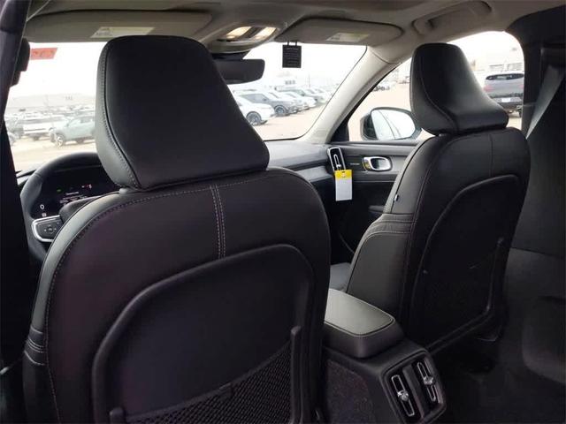 Photo of 2025 Gray Volvo XC40