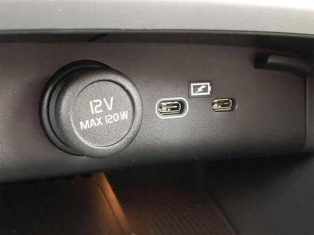 Photo of 2025 Gray Volvo XC40