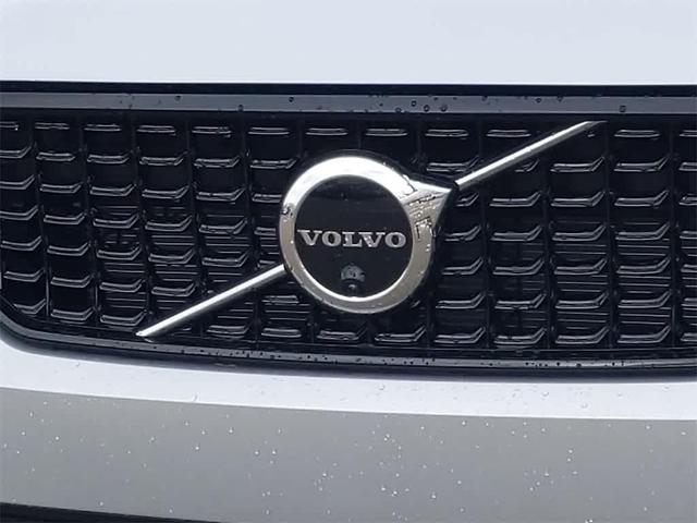 Photo of 2025 Gray Volvo XC40
