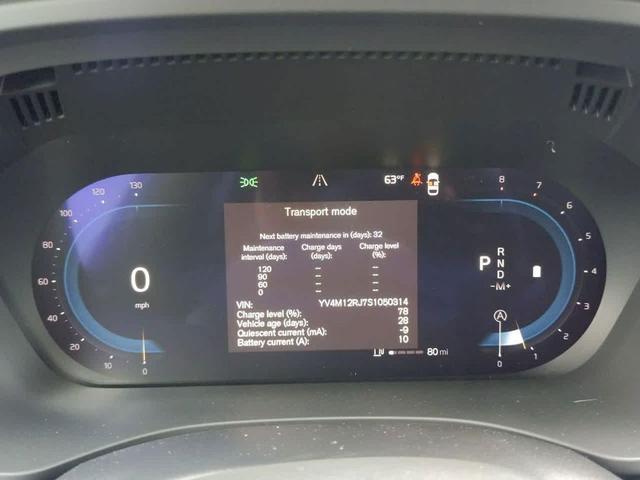 Photo of 2025 Crystal White Metallic Volvo XC60