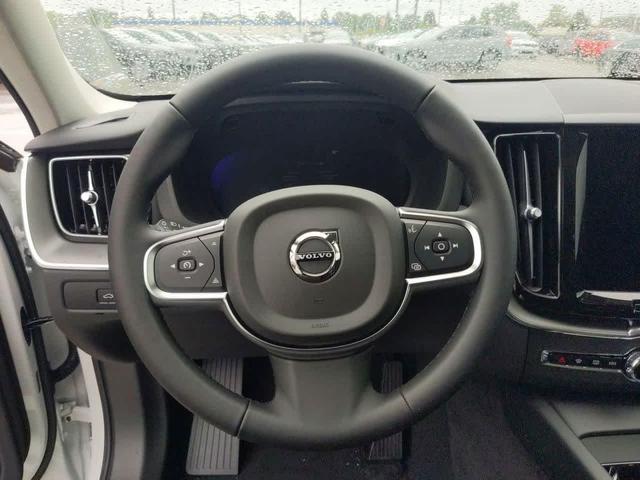 Photo of 2025 Crystal White Metallic Volvo XC60