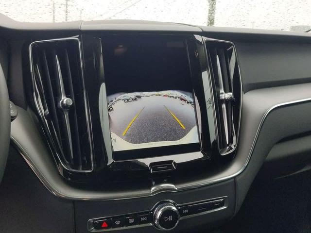 Photo of 2025 Crystal White Metallic Volvo XC60