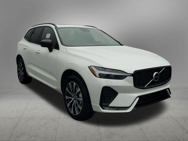 Photo of 2025 Crystal White Metallic Volvo XC60