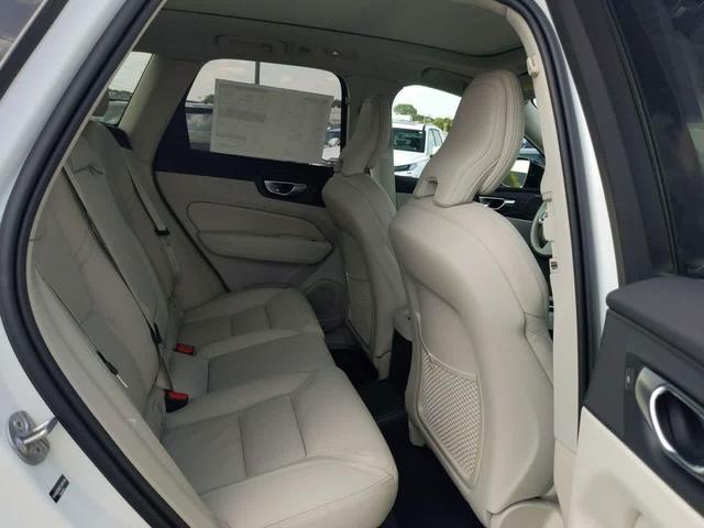 Photo of 2025 Crystal White Metallic Volvo XC60 Plug-In Hybrid