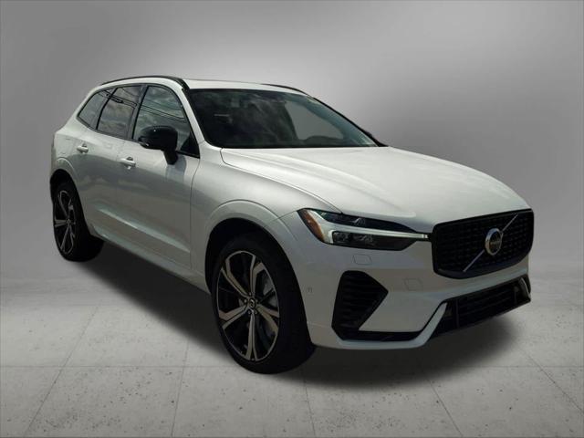 Photo of 2025 Crystal White Metallic Volvo XC60 Plug-In Hybrid