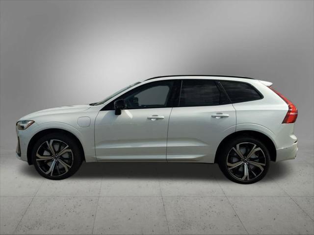 Photo of 2025 Crystal White Metallic Volvo XC60 Plug-In Hybrid