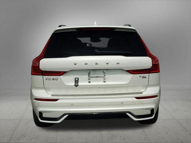 Photo of 2025 Crystal White Metallic Volvo XC60 Plug-In Hybrid