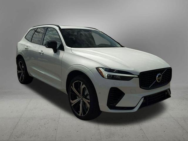 Photo of 2025 Crystal White Metallic Volvo XC60 Plug-In Hybrid