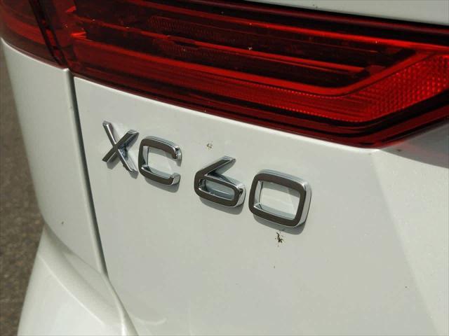 Photo of 2025 Crystal White Metallic Volvo XC60 Plug-In Hybrid