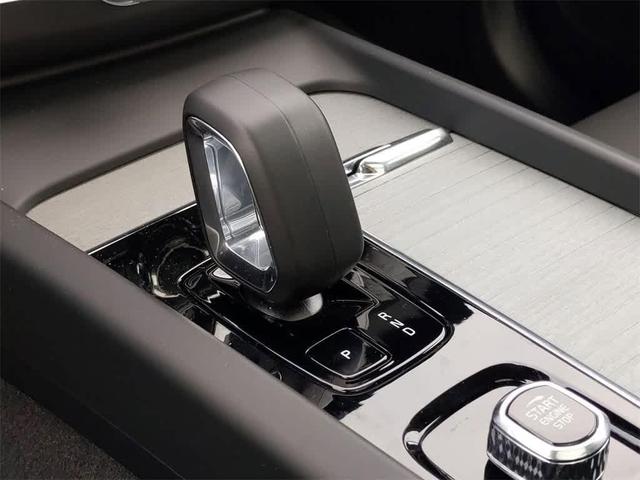 Photo of 2025 Gray Volvo XC60