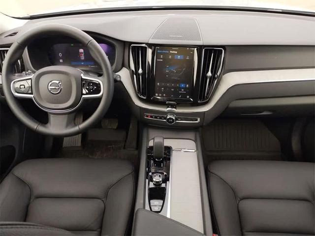Photo of 2025 Gray Volvo XC60