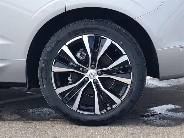 Photo of 2025 Gray Volvo XC60