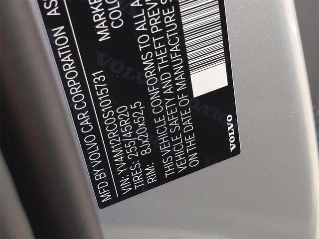 Photo of 2025 Gray Volvo XC60