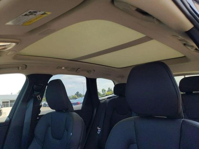 Photo of 2025 Onyx Black Metallic Volvo XC60 Plug-In Hybrid