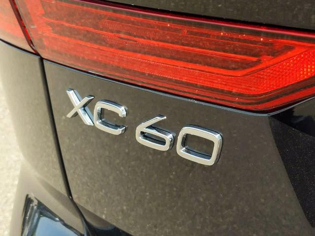 Photo of 2025 Onyx Black Metallic Volvo XC60 Plug-In Hybrid