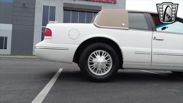 Photo of 1997 White Mercury Cougar