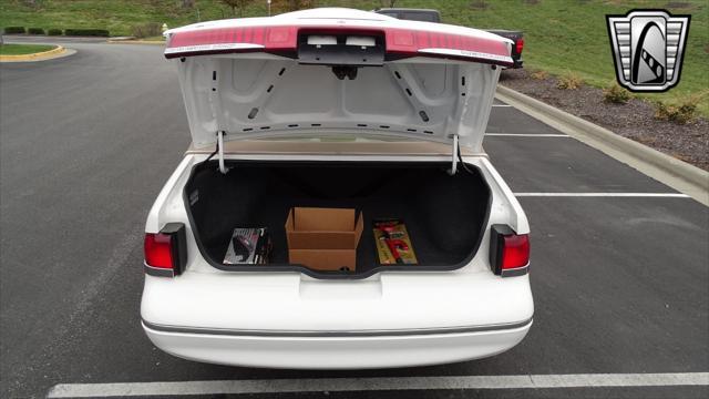 Photo of 1997 White Mercury Cougar