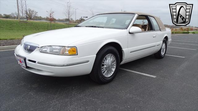 Photo of 1997 White Mercury Cougar