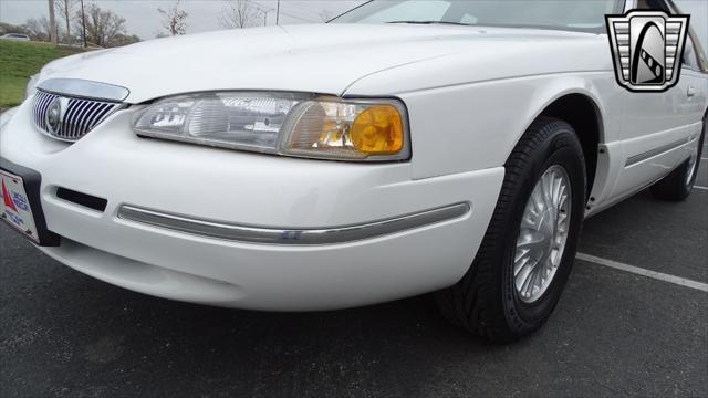 Photo of 1997 White Mercury Cougar