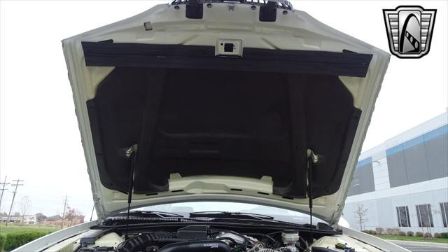 Photo of 1997 White Mercury Cougar