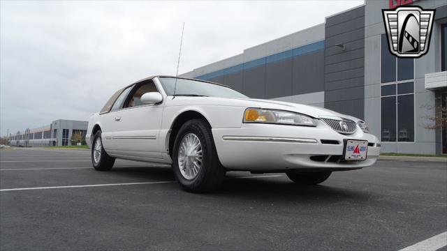 Photo of 1997 White Mercury Cougar