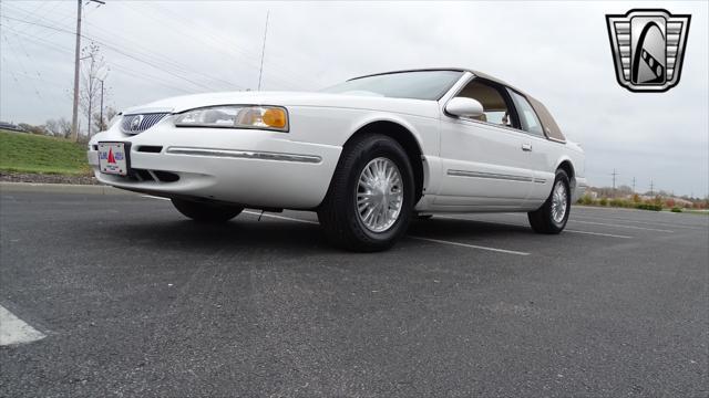 Photo of 1997 White Mercury Cougar