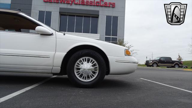 Photo of 1997 White Mercury Cougar