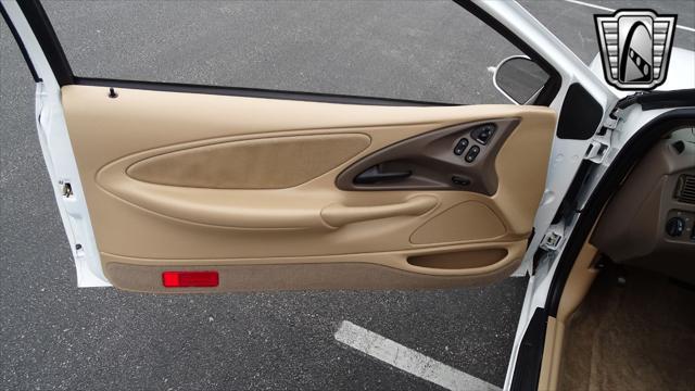 Photo of 1997 White Mercury Cougar
