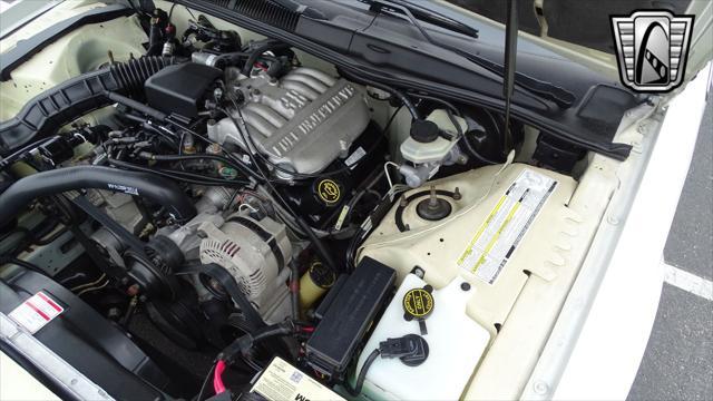 Photo of 1997 White Mercury Cougar