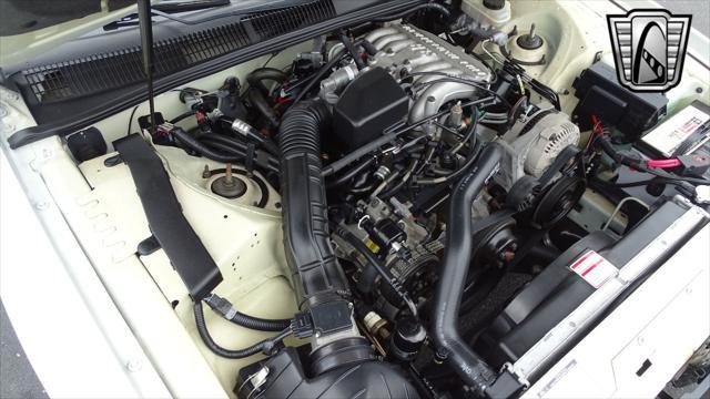 Photo of 1997 White Mercury Cougar