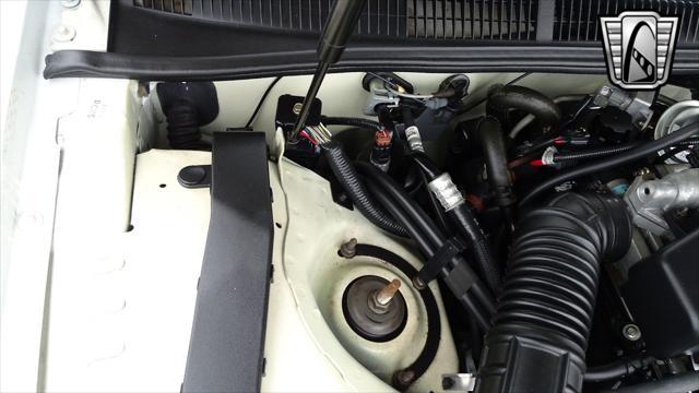 Photo of 1997 White Mercury Cougar