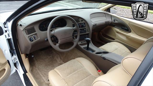 Photo of 1997 White Mercury Cougar