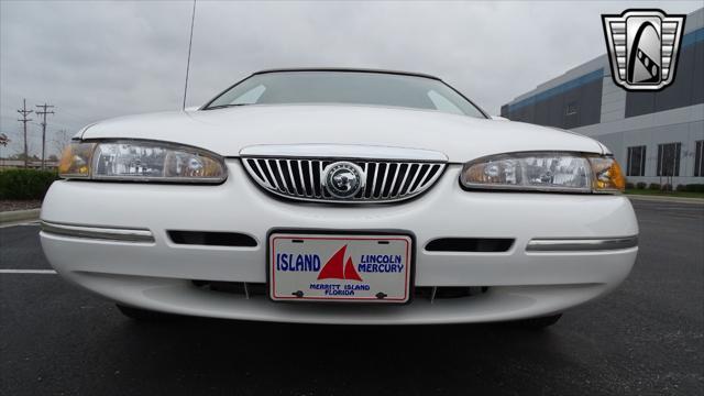 Photo of 1997 White Mercury Cougar